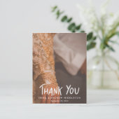 Bedankt Script Rustic Kraft Paper Trouwfoto Briefkaart (Staand voorkant)