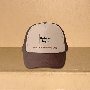 Bedrijfsnaam en Logo Brown en Tan Trucker Hat Pet