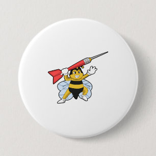 Bee bij Darts met Dart.PNG Ronde Button 7,6 Cm