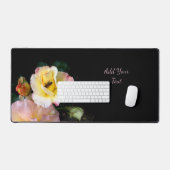 Bee op roze gele rozenbloemen bureaumat (Keyboard & Muis)