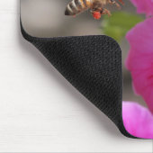 Bee Pollinating Pink Floral Monogram Muismat (Hoek)