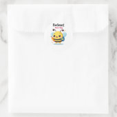 Bee‑Smart Eerste Dag Moppige Schoolstickers Ronde Sticker (Tas)