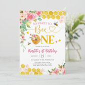 Bee Theme First Birthday Invitation (Debout devant)