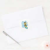 Bee with Roller skates Vierkante Sticker (Envelop)