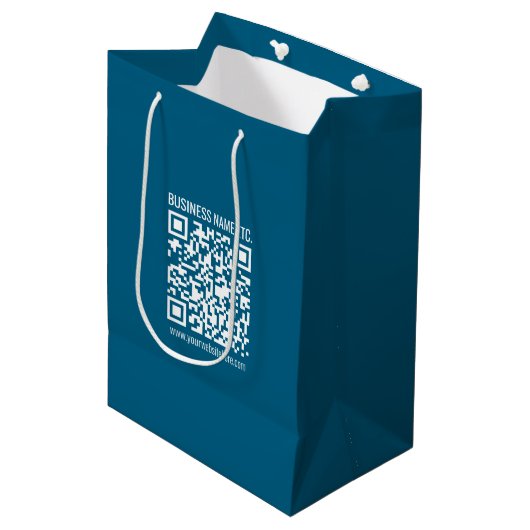 Beeditbare Ocean Blue QR-code Medium Cadeauzakje (Voorkant Gekanteld)