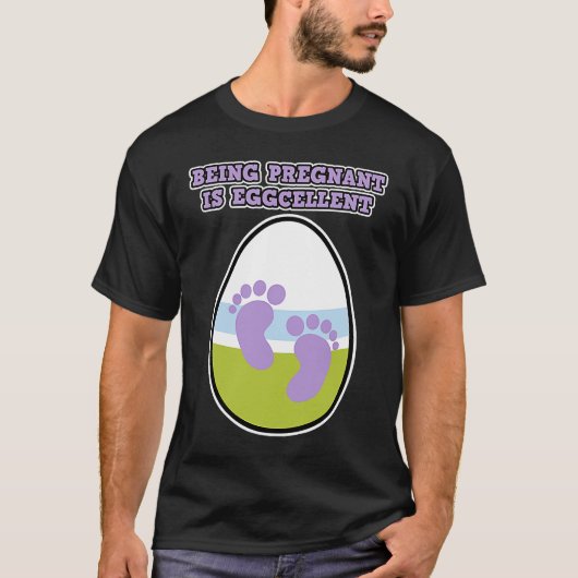 Beeing Pregnant is Eggcellent pregnancy T-shirt (Voorkant)