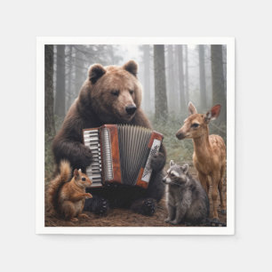 Beer die accordeon speelt voor bosvrienden servet