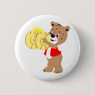 beer die cymbals rode shirt speelt.png ronde button 5,7 cm