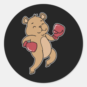 Beer doet aan boksen ronde sticker