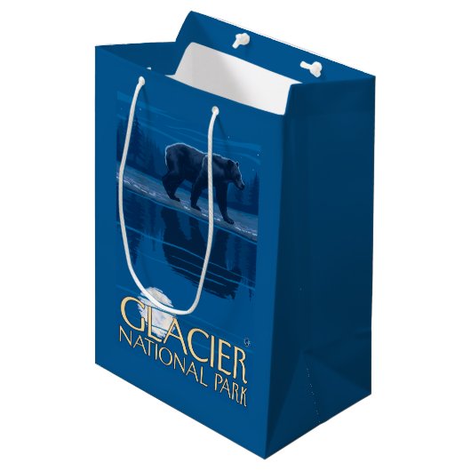 Beer in Moonlight - Glacier National Park, MT Medium Cadeauzakje (Voorkant Gekanteld)