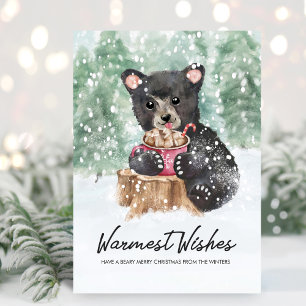 Beerwelp met warme chocolademelk Kerstmis Feestdagenkaart