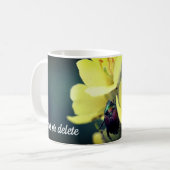 Beetel op mullein-ventilator op maat koffiemok (Voorkant links)