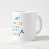 Begin elke dag met een Grateful Heart Jumbo-Mok Extra Grote Beker (Voorkant rechts)