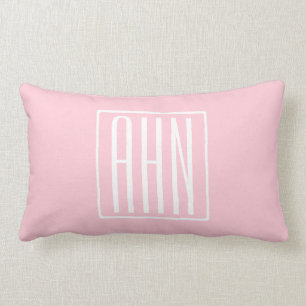 Beginletter monogram Wit op Licht Roze Kussen