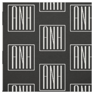 Beginletter Monogram Wit Op Zwart Stof
