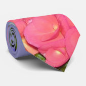 "Bégonias roses bleus" épousant la cravate (Roulé)