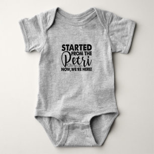 Begonnen uit het Shirt van het Petri-Baby
