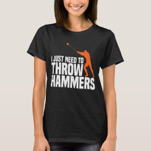 Behoefte aan het schroeven van een hamer die het T T-shirt