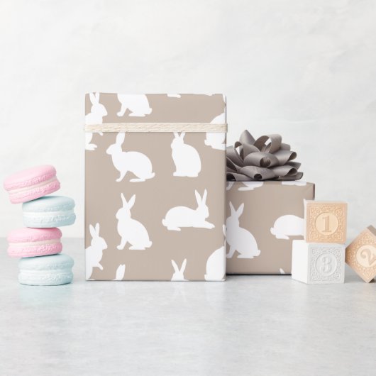 Beige And White Bunny Rabbit Pattern Cute Easter Cadeaupapier (Baby Shower)