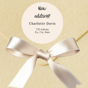 Beige crème we hebben een nieuw adres verplaatst ronde sticker