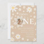 Beige Daisy First 1st Birthday Photo invitation (Devant)