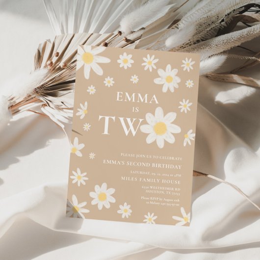 Beige Daisy Tweede 2e Verjaardag uitnodiging Twee