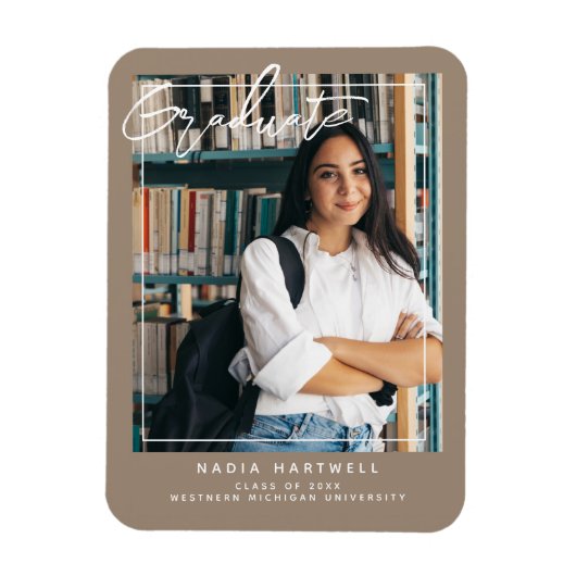 Beige élégant | Magnet de Faire-part de diplôme (Vertical)