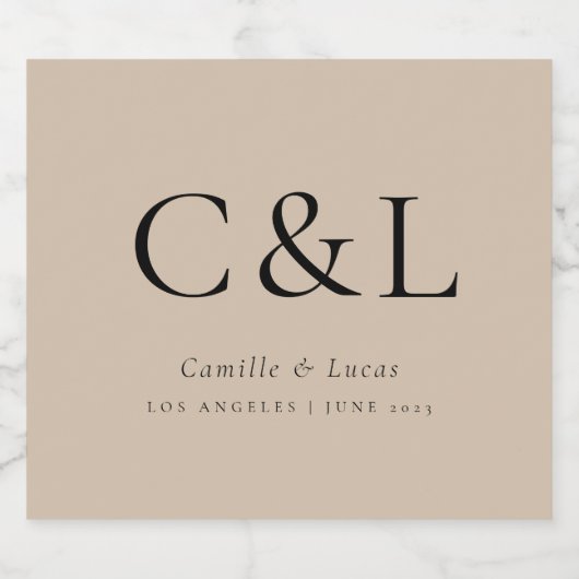 Beige Elegante Minimalistische Bruiloft Monogram Bier Etiket (Enkel label)