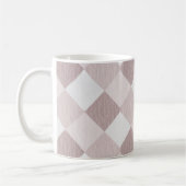 Beige en grijs geometrisch patchworkpatroon schuin koffiemok (Links)