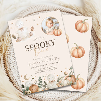 Beige Halloween enge eerste verjaardag Kaart