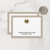 Beige Linen Gold Initiaal Monogram Notitiekaartje (Voorkant / Achterkant in situ)