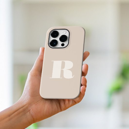 Beige Minimalistisch Modern Initiaal Bold Monogram Case-Mate iPhone Case