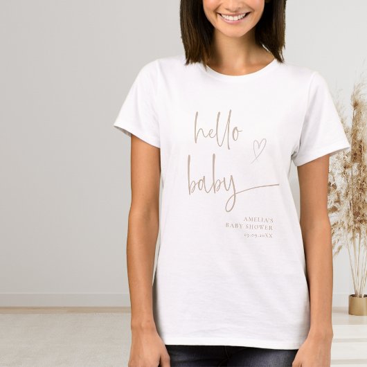 Beige minimalistisch script mama om Baby shower te T-shirt