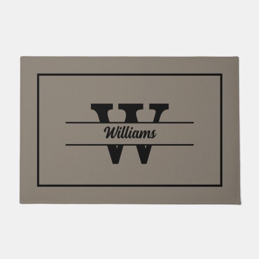 Beige Monogram Gepersonaliseerde Familienaam Deurmat (Voorkant)