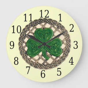 Beige Shamrock and Celtic Knots  Grote Klok