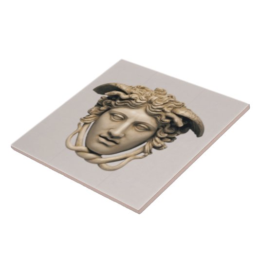 Beige stenen Medusa Tegeltje (Zijkant)
