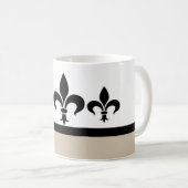 Beige Swanky Fleur De Lis Mug (Devant droit)