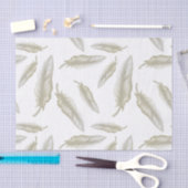 Beige White Feathers Pattern Tissuepapier (Craft)