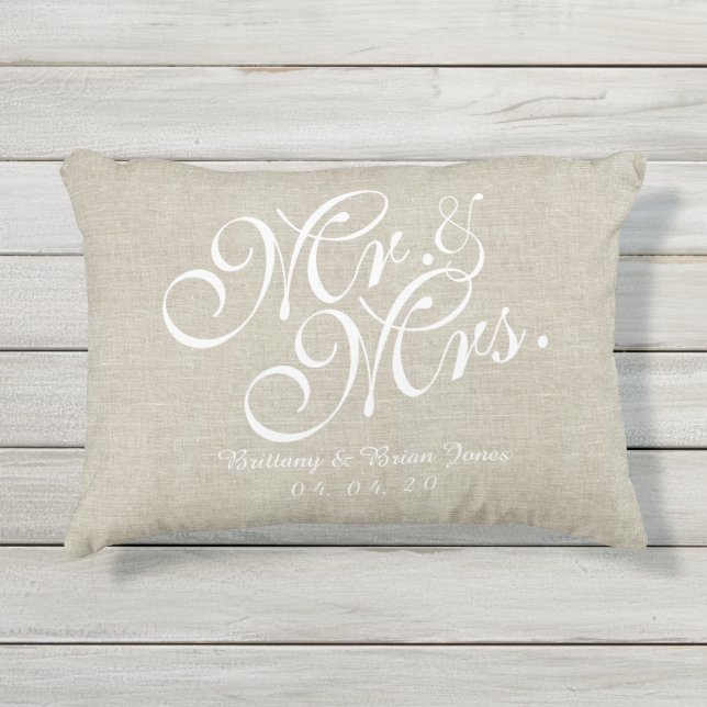 Beige White Linen Mr. en Mrs Wedding Pillow Buitenkussen (Voorkant)