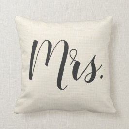 Beige White Mrs. | Mr&Mrs.Wedding Sierkussen