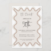 Beige Witte Wavy Border 50e Verjaardag uitnodiging (Voorkant / Achterkant)