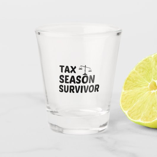 BELASTINGSEASON SURVIVOR SHOT GLAS (Voorkant)