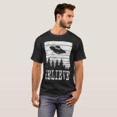 Believe Distressed Style Extraterrestrial UFO T-shirt (Voorkant volledig)