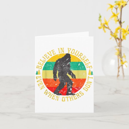 Believe In Yourself Sasquatch Funny Motivational B Kaart (Gele Bloem)