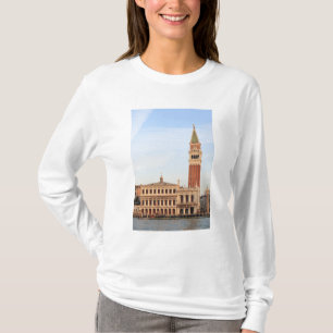 Bell Tower, Piazza San Marco, Venetië T-shirt