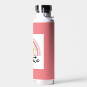 Belle Brigitte avec bouteille d'eau Rainbow. (Gauche)