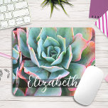 Belle Cactus Vert Photo Nom Personnalisé Script<br><div class="desc">Rêvez de jours ensoleillés et d'un jardin d'été chaque fois que vous utilisez cette belle mousepad à tipes roses, vert menthe, cactus photo personnalisée nom mousepad. Fait un grand cadeau pour quelqu'un spécial! Entrez simplement le nom de votre choix et vous pouvez facilement personnaliser ce nom personnalisé mousepad. S'il vous...</div>