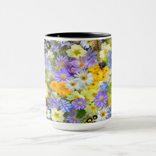 Belle conception de fleurs de tasse de café au (Centre)