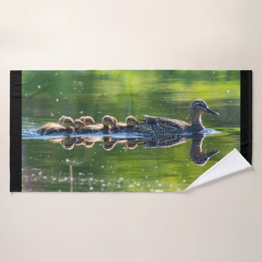 Belle famille de canards colverts (Serviette de bain)