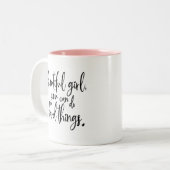 Belle fille vous pouvez faire la tasse de café (Devant gauche)